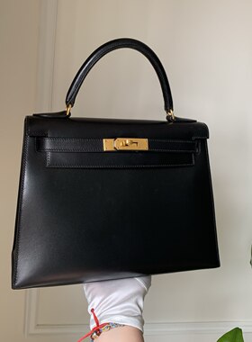 95新kelly28黑金BOX皮包身挺拔