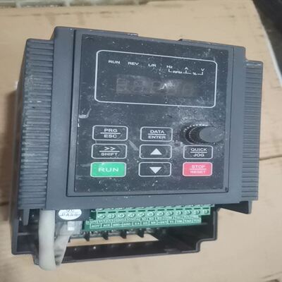 上海星为变频器XV6-1D5G-4，1.5KW，380V，三