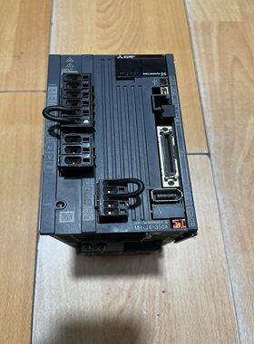 伺服驱动器，型号MR-J4-350A，功能包好，实物拍摄