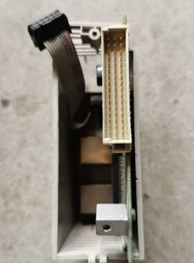 MOXAIM-4TX实物如图，好处理，卖出