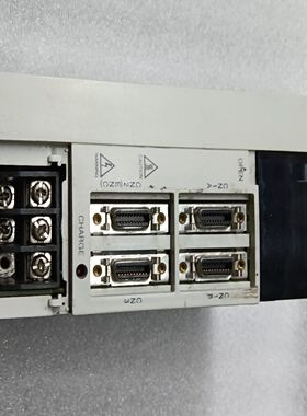 驱动器 MR-J2S-40A 少了个盖子 功能完好