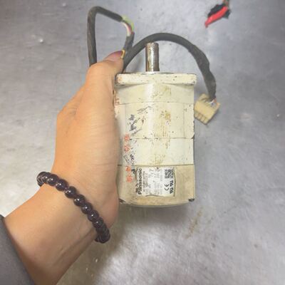 MSMA022A1E 卷曲伺服电机，实物拍摄0.2KW