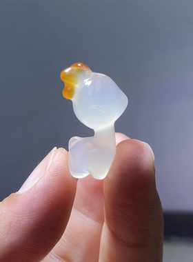 天然冰透俏色鹿角玛瑙鹿项坠