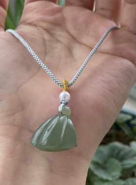 男女和田玉莲蓬项坠莲子