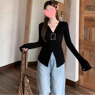 美式小众设计感开叉V领长袖T恤女春秋修身显瘦收腰喇叭袖针织上衣