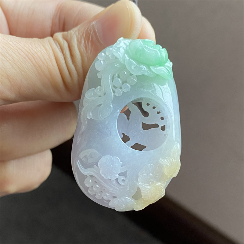 缅甸翡翠A货三彩镂空花鸟吊坠