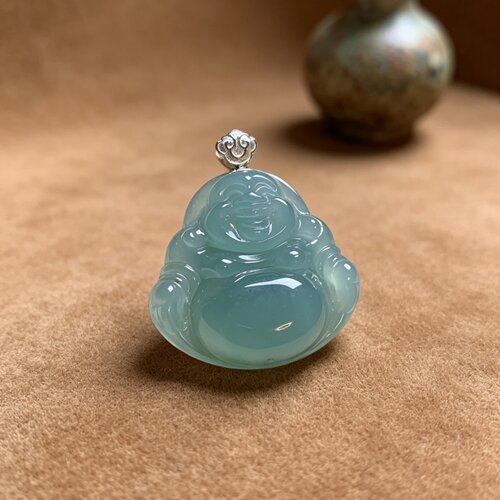 掌中翠A货冰种浅蓝水翡翠吊坠