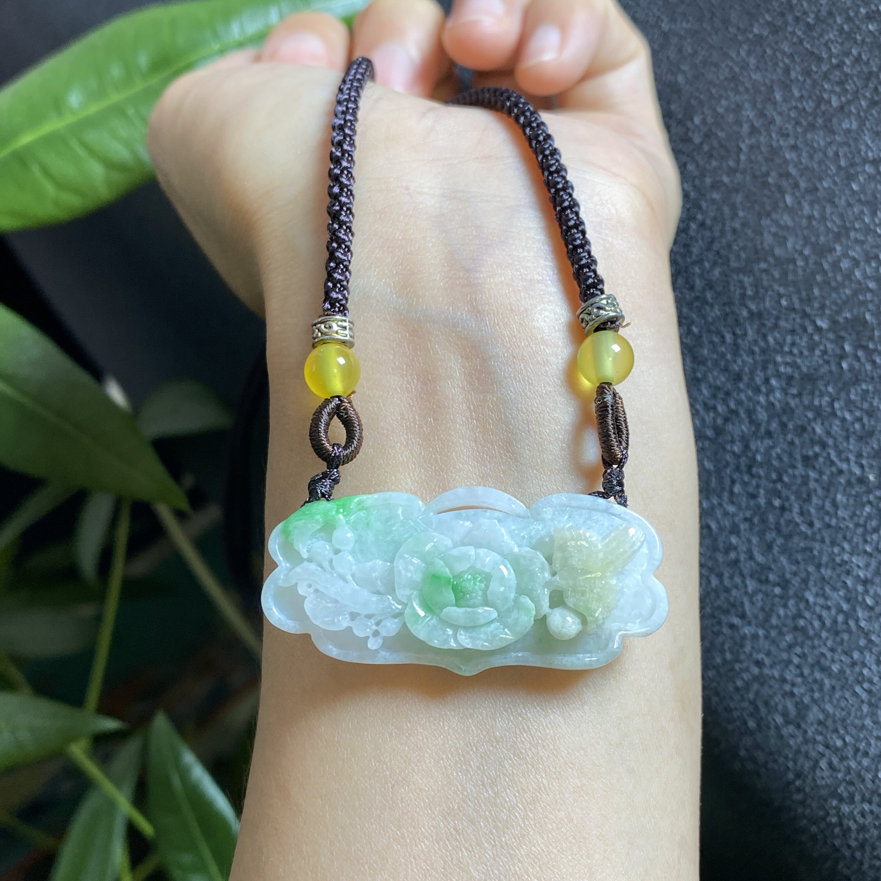 缅甸天然冰糯种三彩阳绿黄翡荷花颈饰