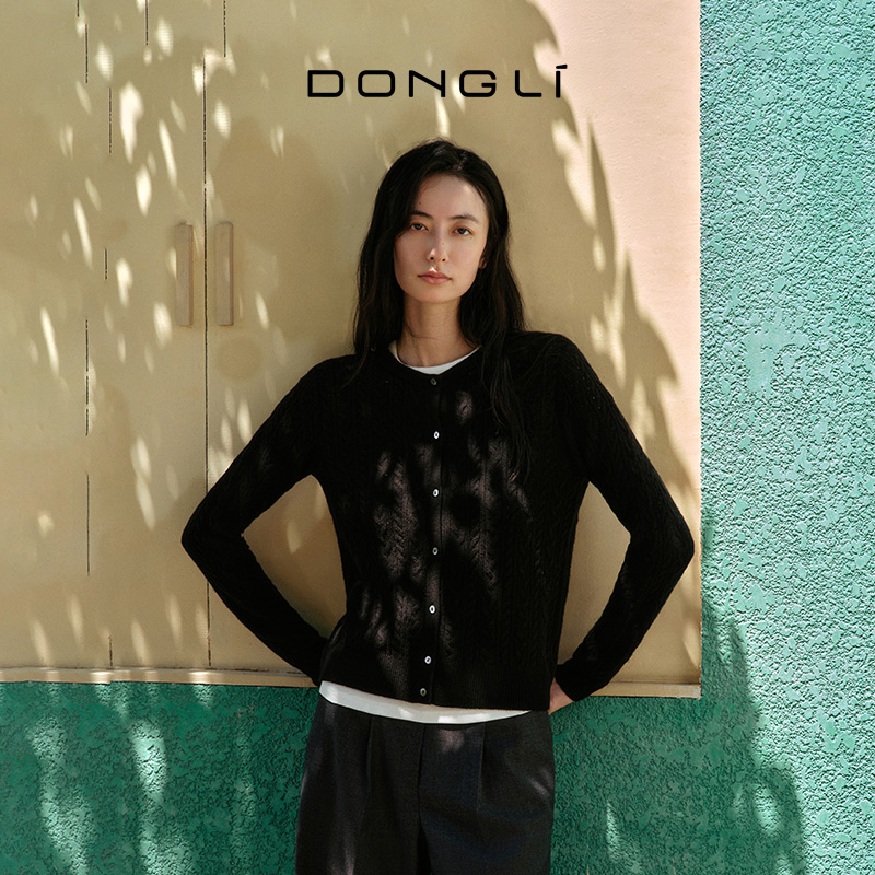 东黎山羊绒圆领绞花开衫外套