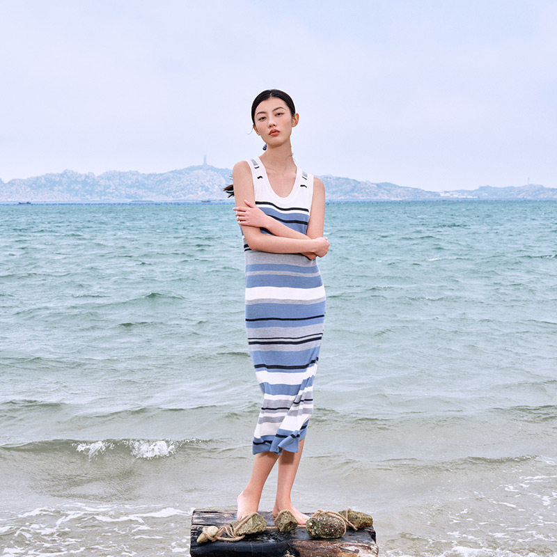 东黎女士丝绒彩条背心裙