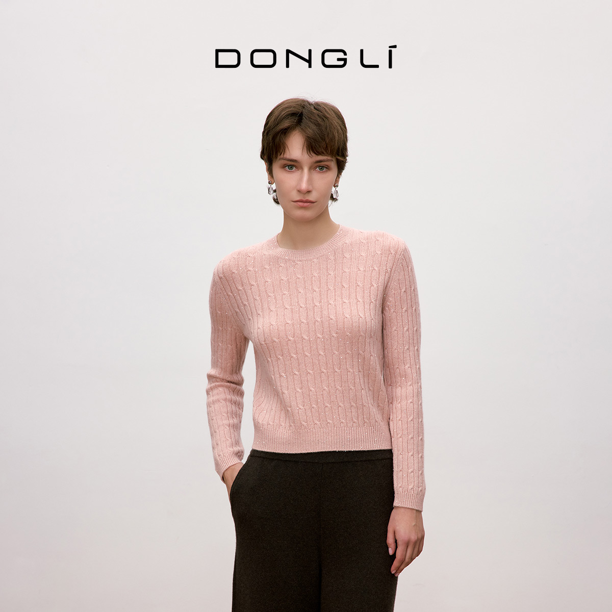 东黎圆领绞花珠片针织套衫