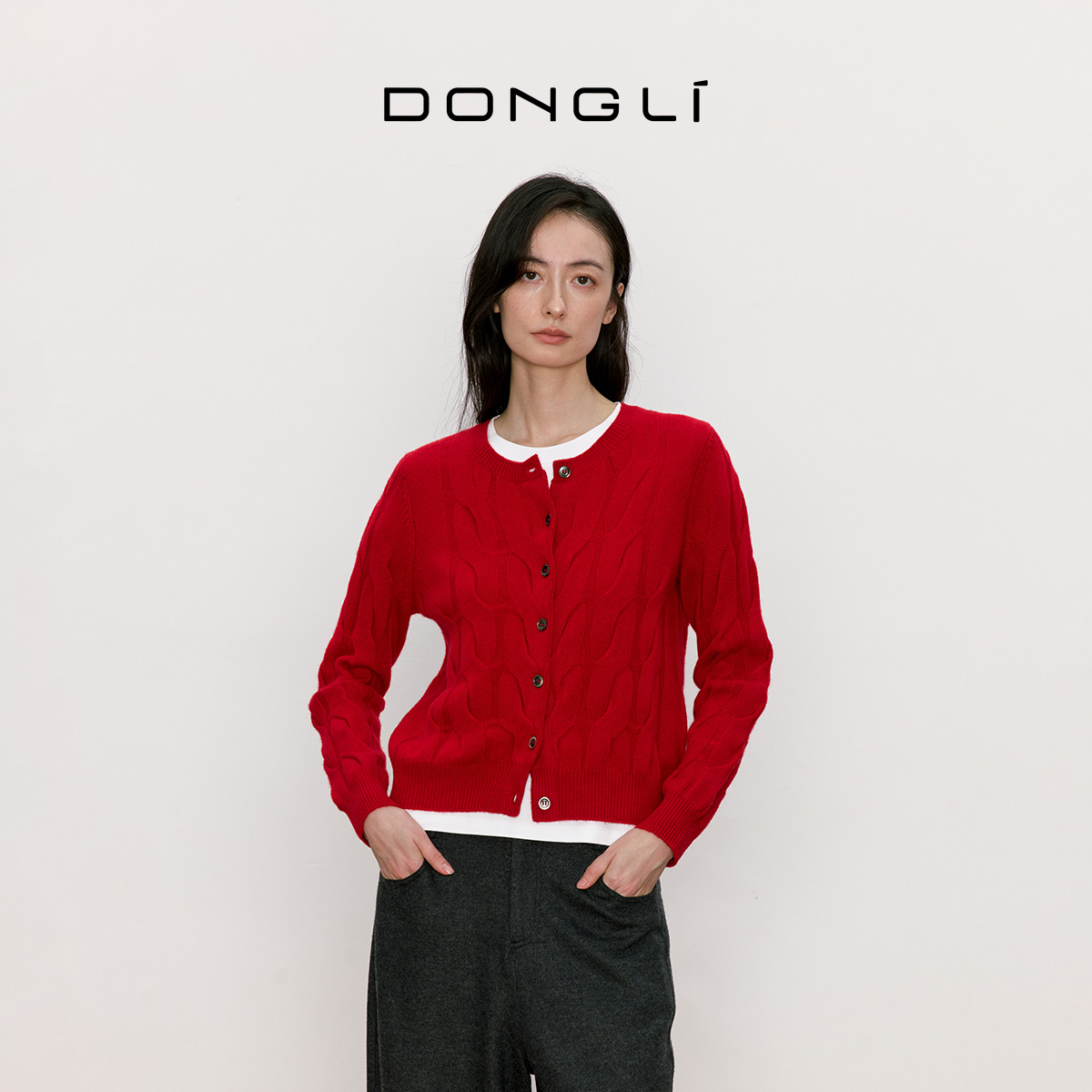 东黎时尚彩色绞花设计开衫外套