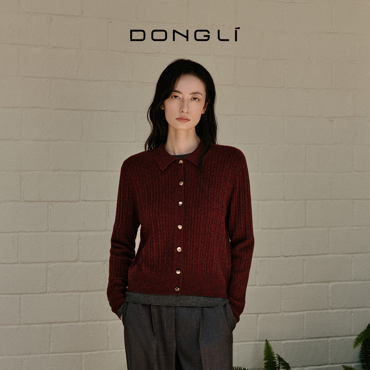 东黎小山羊绒女士细绞花翻领衬衫