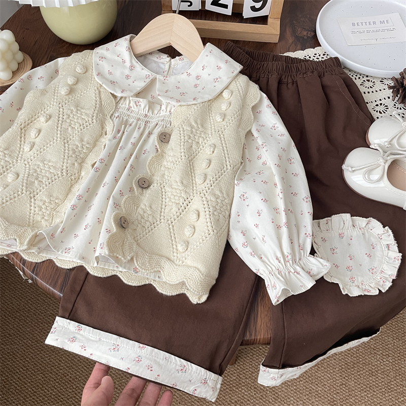 打揽小碎花衬衫娃娃领