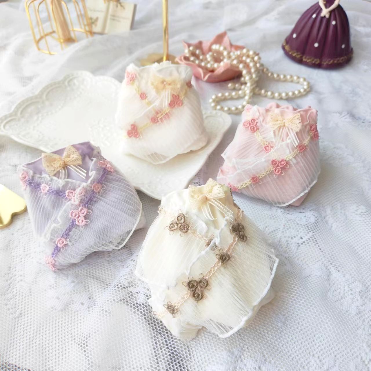 中腰刺绣内裤仙吉丽尔