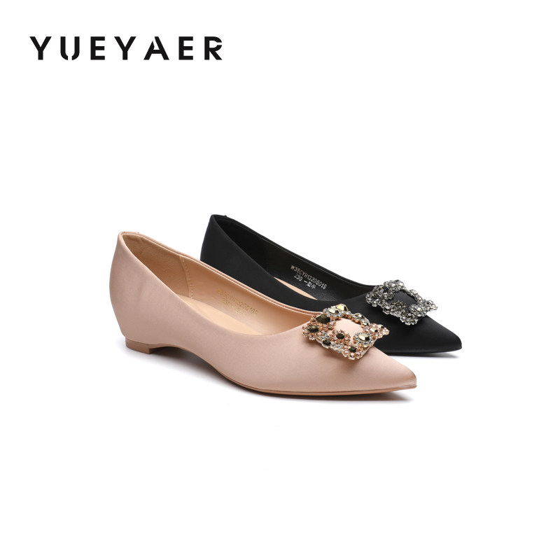 月芽儿秋季新款高跟鞋缎面方扣水钻尖头粗跟百搭配裙子小单鞋