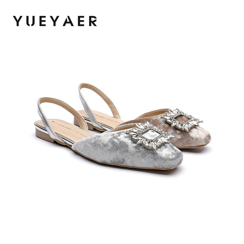 月芽儿夏季新款时尚百搭水钻方扣平底包头凉鞋中后空配裙子女