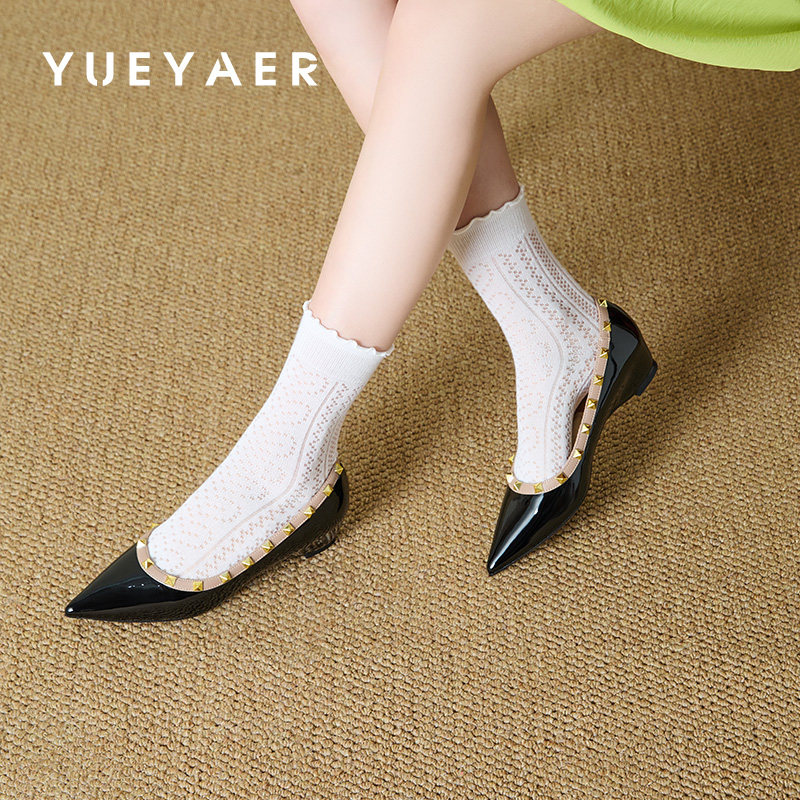 月芽儿铆钉鞋尖头裸色单鞋女2025秋新款平底浅口漆皮柳丁软底船鞋,女鞋,浅口单鞋,淘宝优惠券,粉丝福利购,淘宝优惠卷