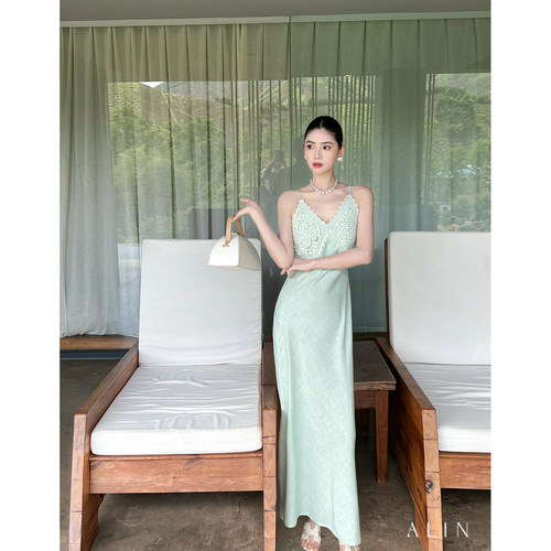 阿琳ALIN 山间玉兰 高级感蕾丝拼接连衣裙女夏季新款吊带裙子