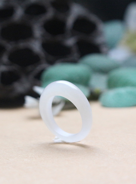 简约时尚和田玉白玉水滴戒指
