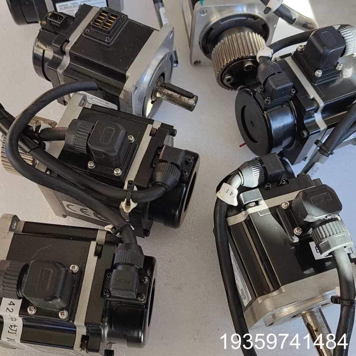 伺服电机200w，R88M－1M20030T－S2，R议价