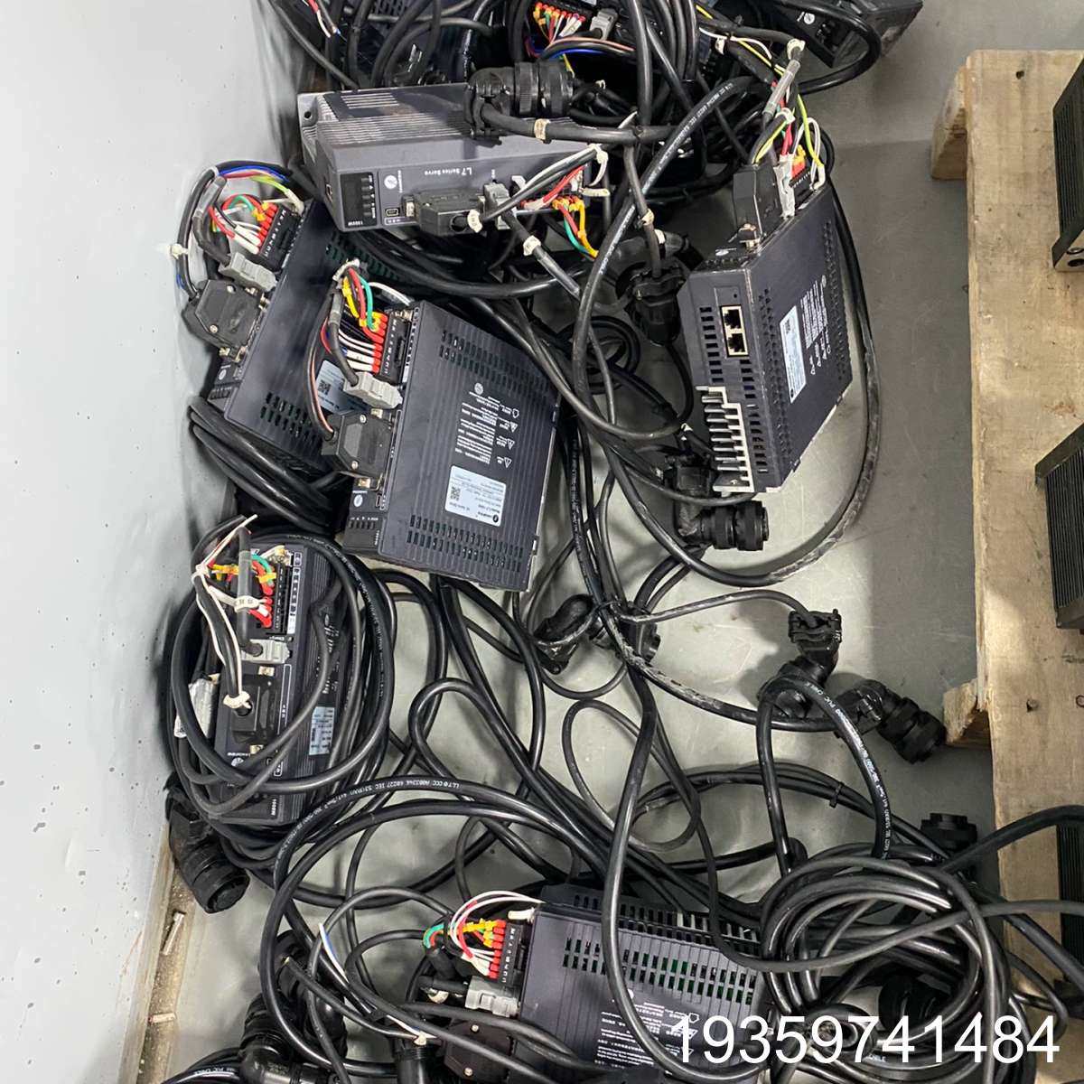 雷塞伺服L7-1000 ACM13010M2F-B4-D议价