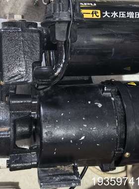 佳普新一代大水压增压泵，黑色外观，带黄色警示标签，。议价