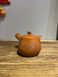 日本常滑烧已故名家 老朱泥雕刻牡丹侧把急须泡茶壶 梅原光山作