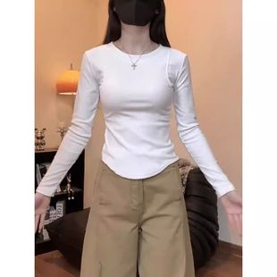 t恤 上衣女小圆领长袖 秋冬白色内搭U型下摆加绒常规修身 洋气打底衫