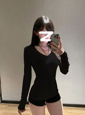 黑色辣妹纯欲基础款收腰显瘦V领长袖T恤女秋冬修身内搭打底衫上衣
