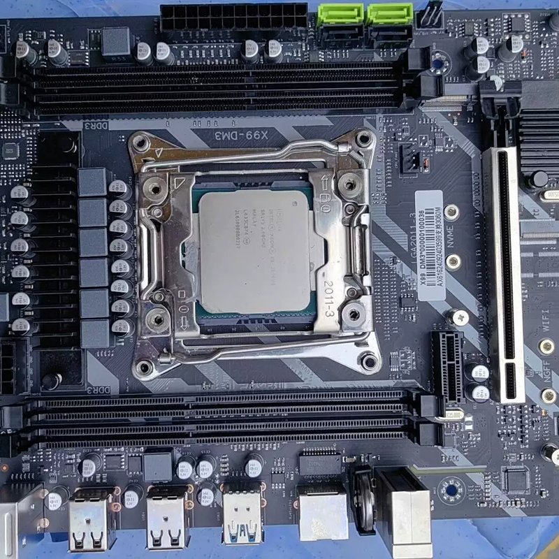 议价Intelx99 DM3主板 带一个e5-2676 v3处理器图片