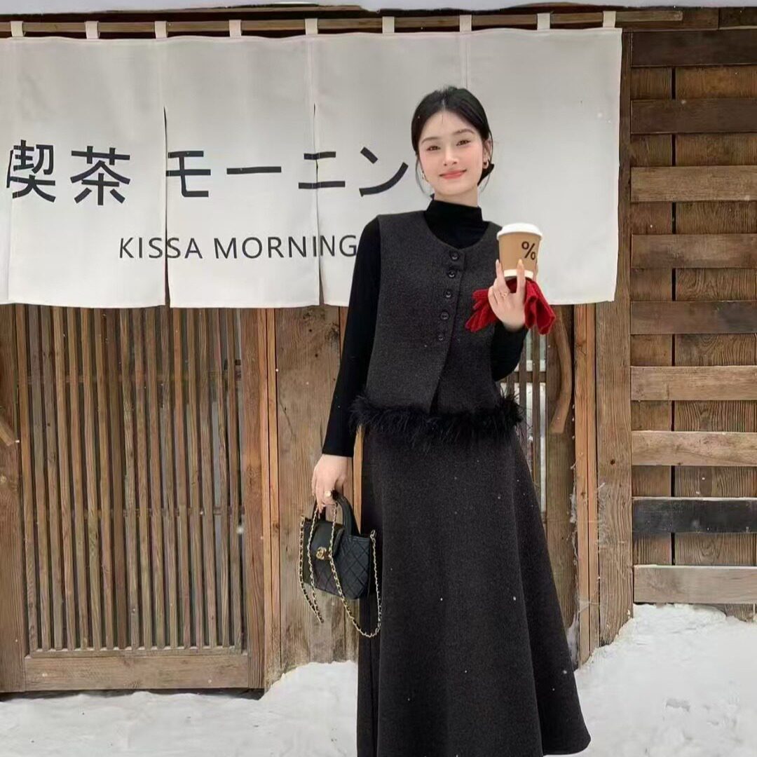 小香风加厚毛呢马甲半身裙套装女秋冬新款显瘦百搭减龄复古三件套
