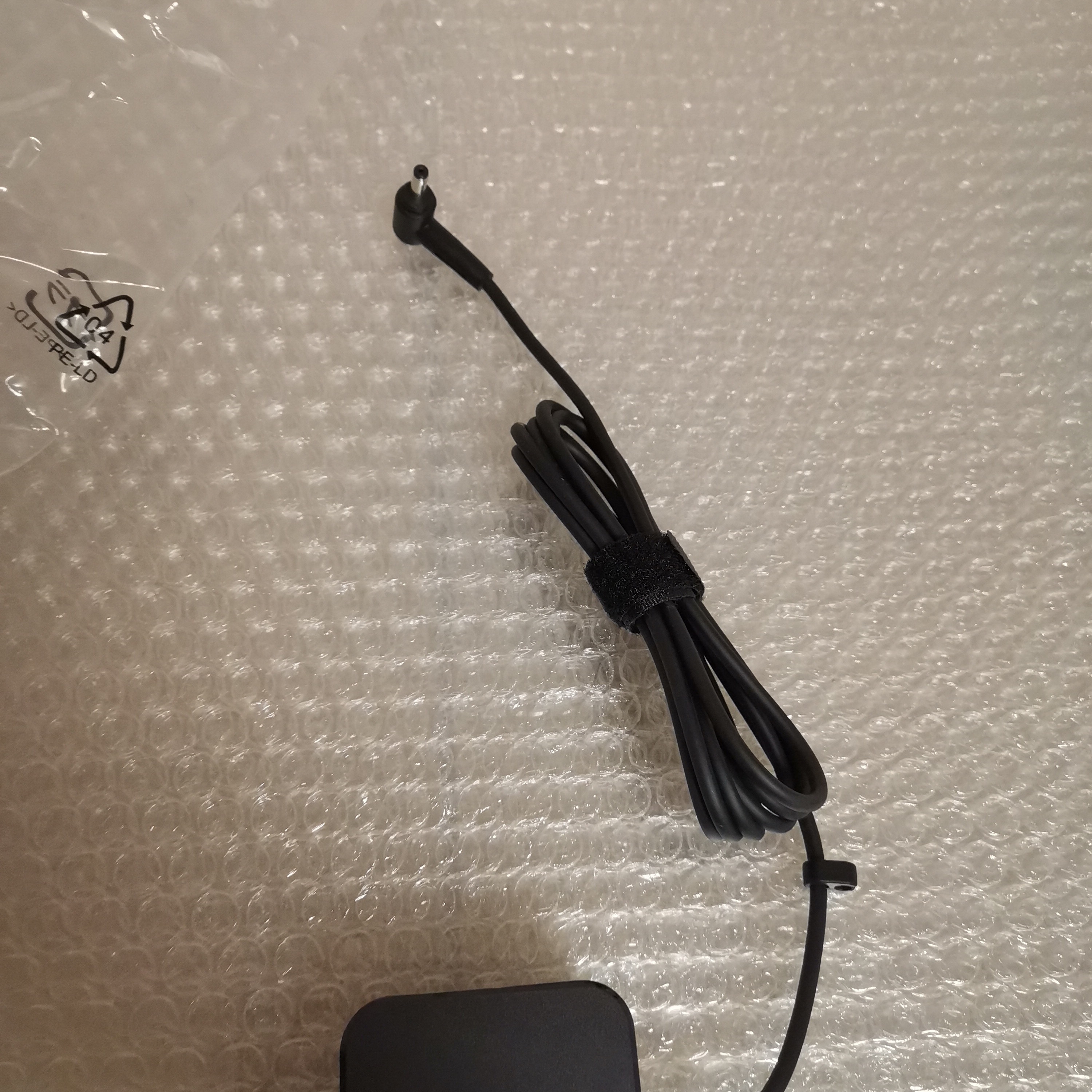 华硕V5200E UX21A/E UX300U笔记本电脑19V2.37A电源适配器线
