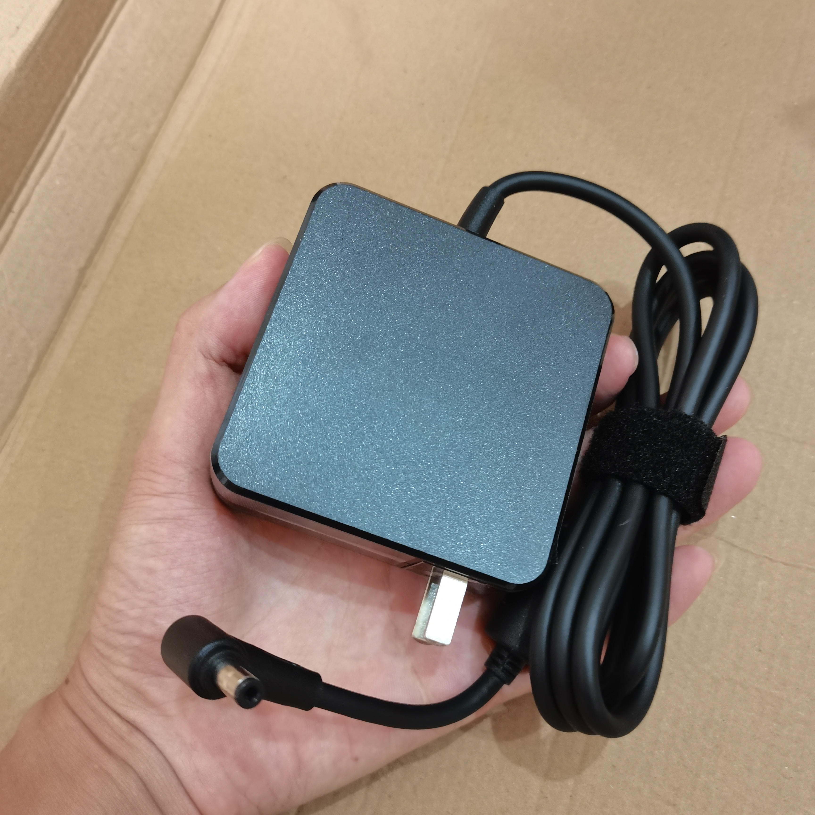 华硕19.5V 11.8A 230W笔记本电源 适配ProArt创17 H7700 充电器