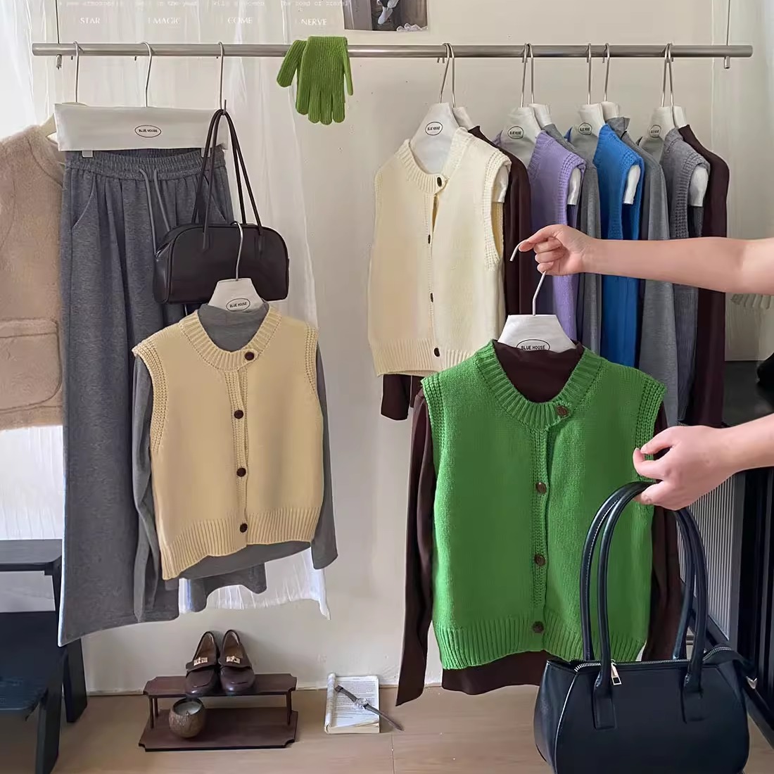 超好看咖绿撞色圆领针织马甲套装