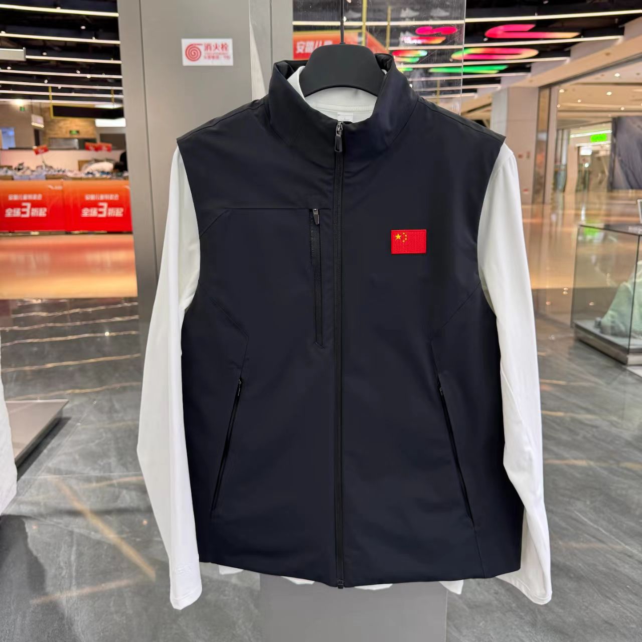 安踏全天候系列2025新款羽绒马甲