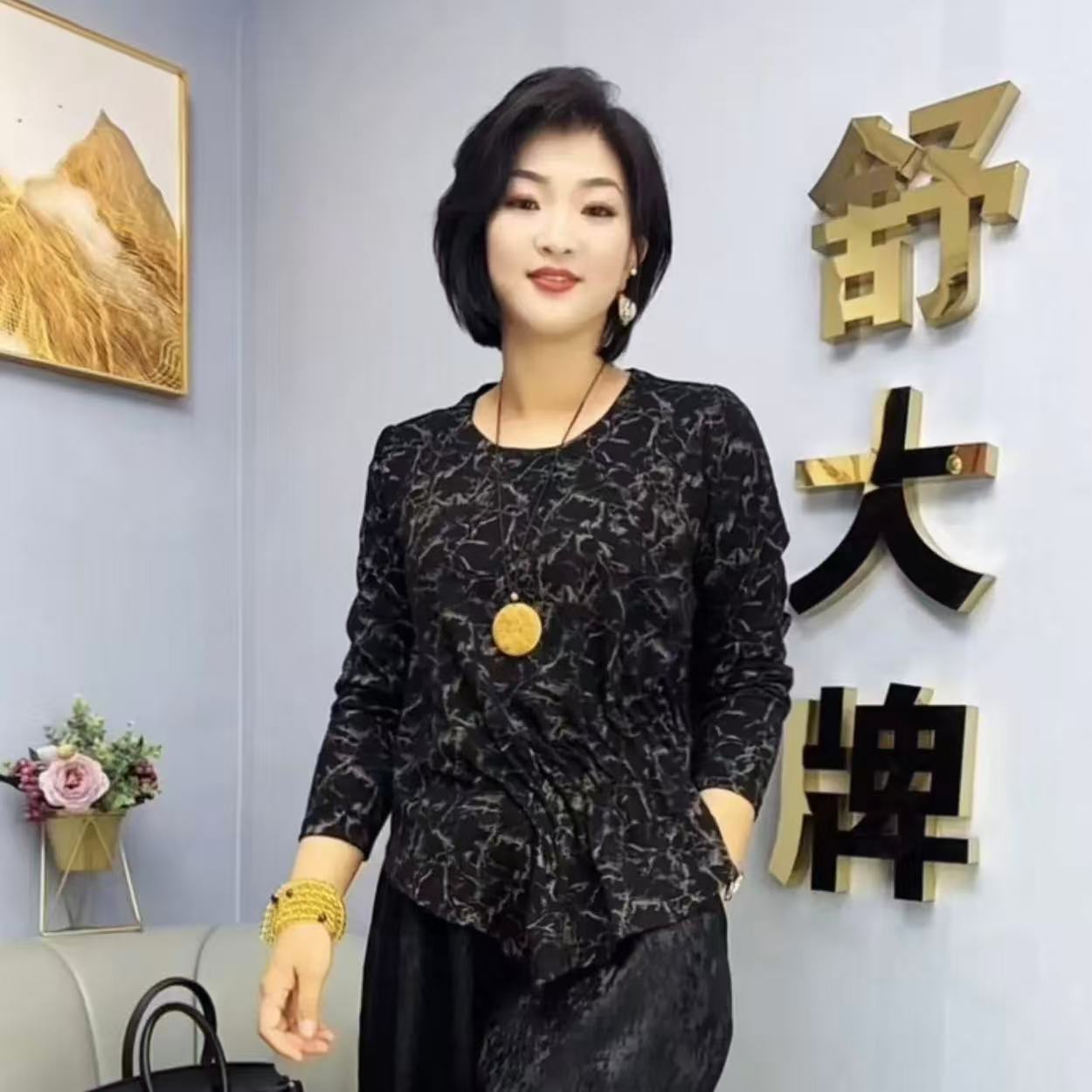 DG24-106秋季新款妈妈装经典碎花洋气上衣中老年女装时尚欧货小衫