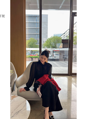 遇儿推荐 黑色花瓣衬衫 20240171