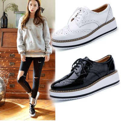 秋季英伦风白色厚底布洛克松糕鞋