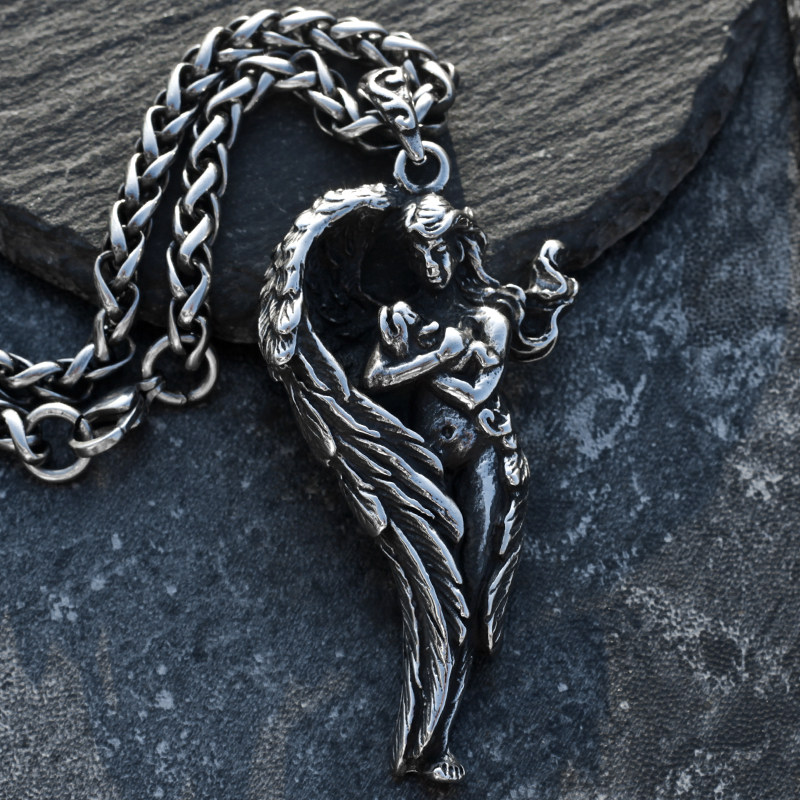 守护天使项链男欧美个性潮人吊坠挂饰复古百搭钛钢毛衣链嘻哈街头