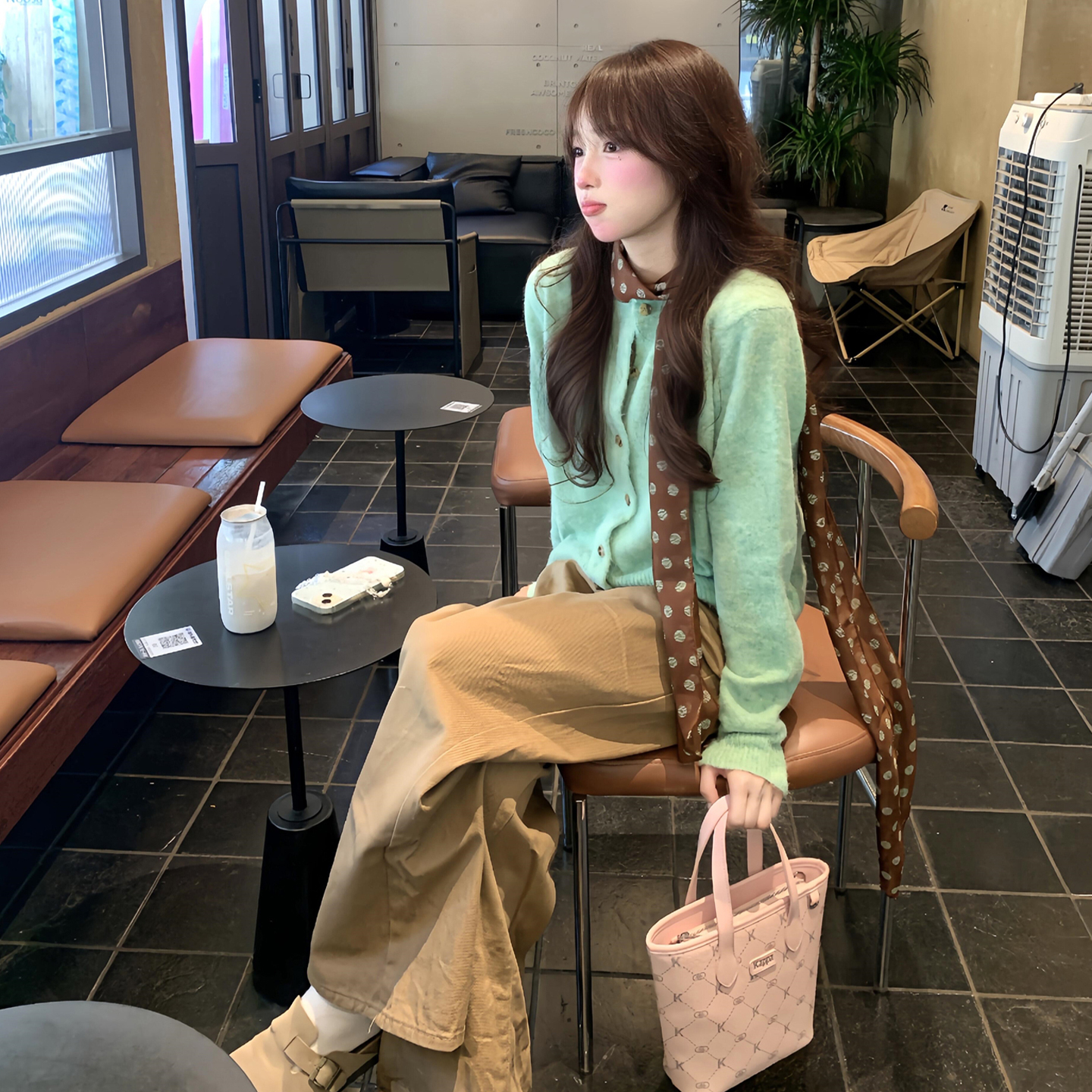 绿色针织毛衣外套女秋冬2025新款早秋韩系氛围感穿搭小香慵懒上衣