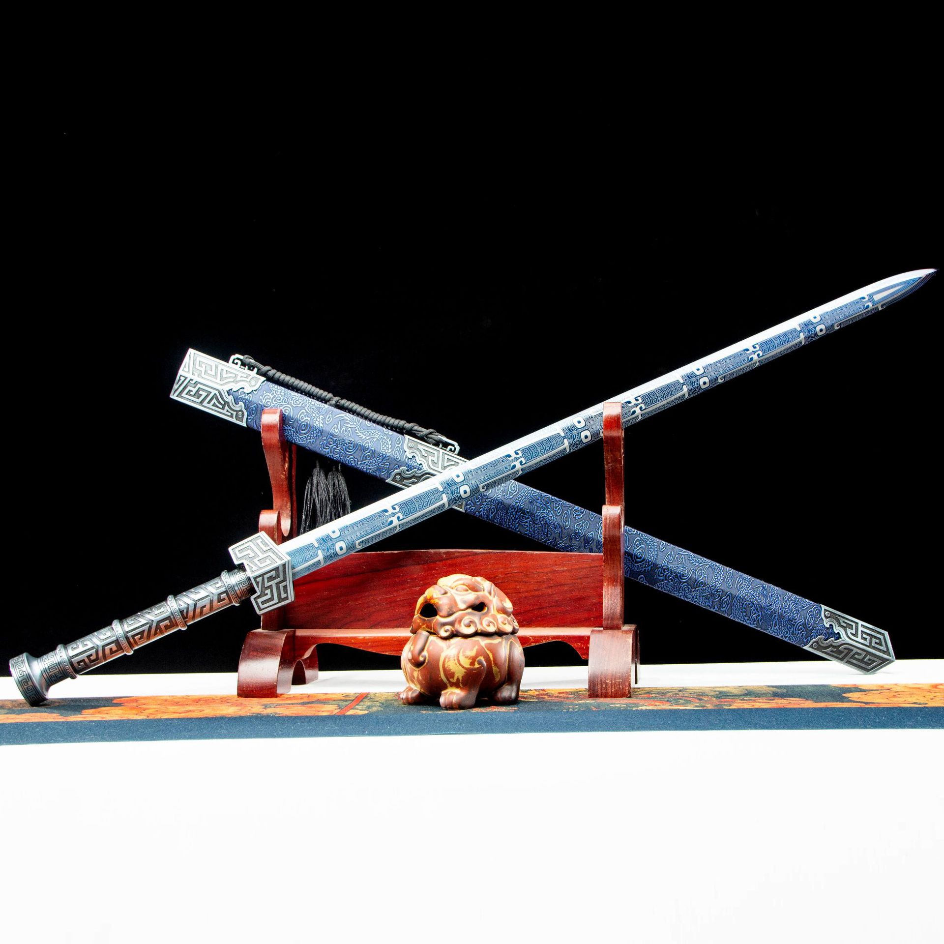 龙泉市刀剑高锰钢春秋秦汉剑影视手工锻打装饰硬宝剑冷兵器未开刃