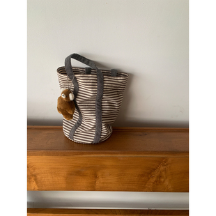 Maybekuii 259 细条纹圆底手拎包