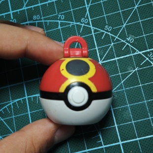 万代神奇宝贝宠物小精灵宝可梦扭蛋精灵球挂件背包链正电拍拍促销