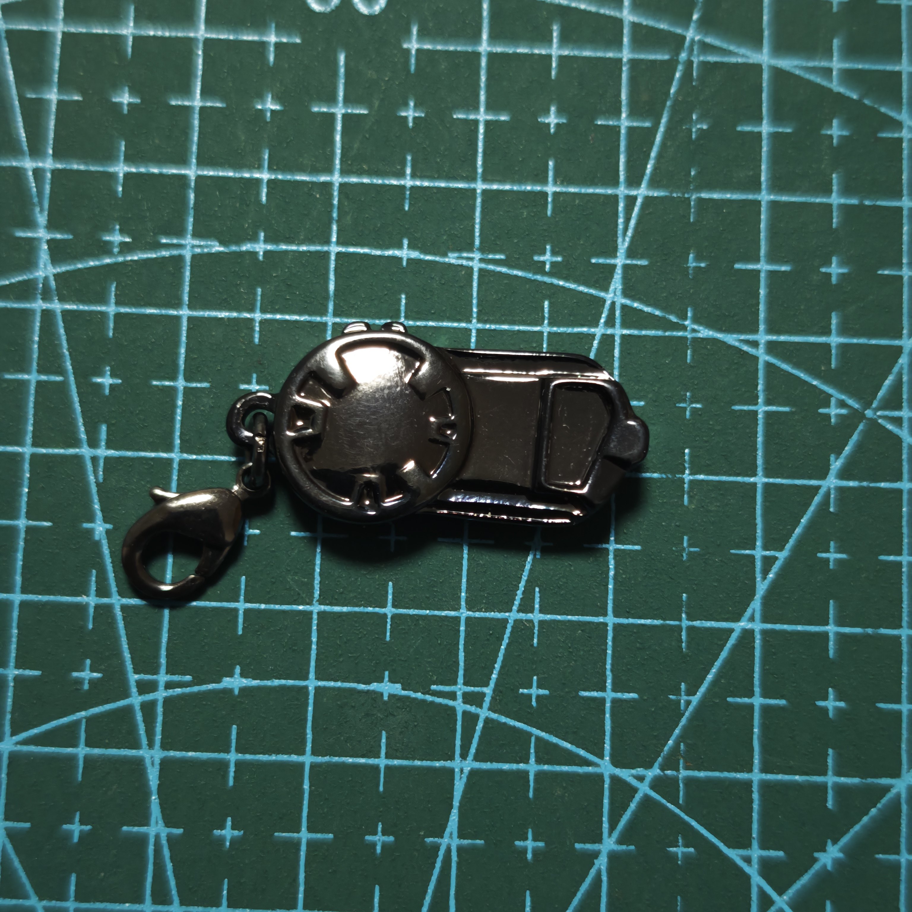 数码宝贝宇宙应用兽金属挂件手机链暴龙机促销现货图片