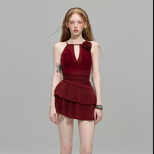 苏拉娜公主连体泳衣女保守显瘦遮肚裙式2025新款绝美红色温泉泳装