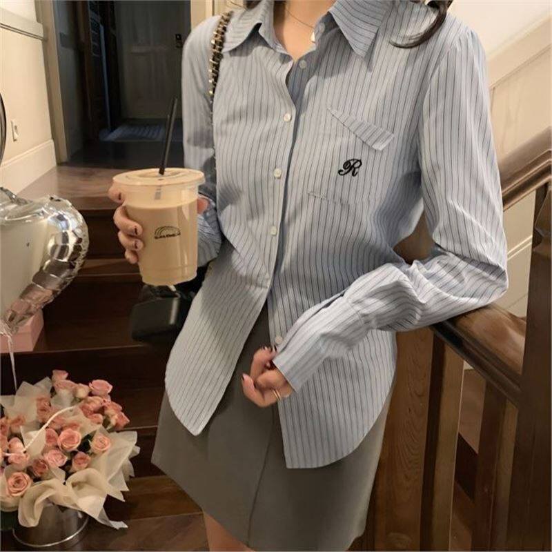 2026年新款韩系气质刺绣条纹短袖衬衫春夏季学院风百搭显瘦上衣女