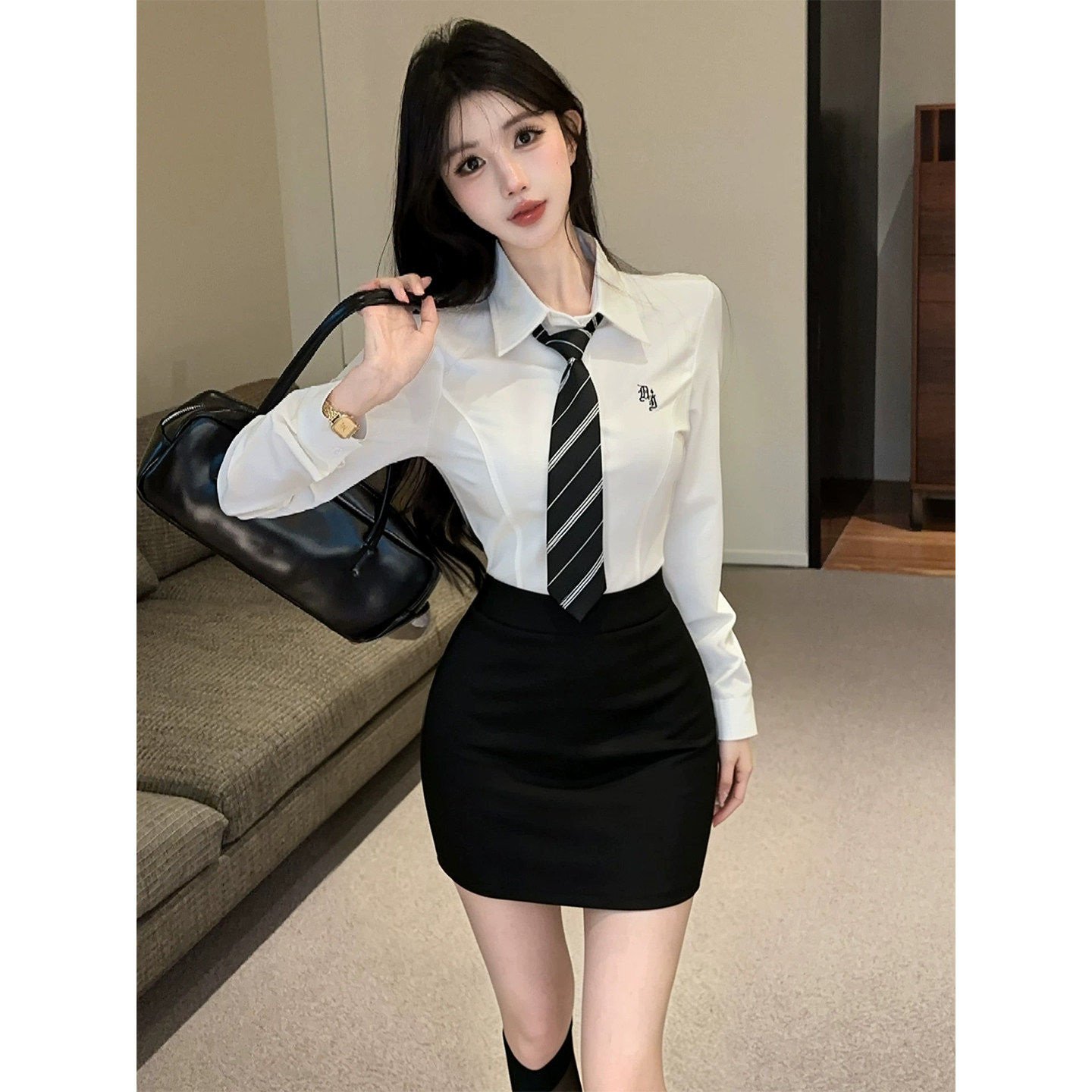 性感辣妹修身白色长袖衬衫女秋季通勤职业气质OL黑色包臀裙工作服