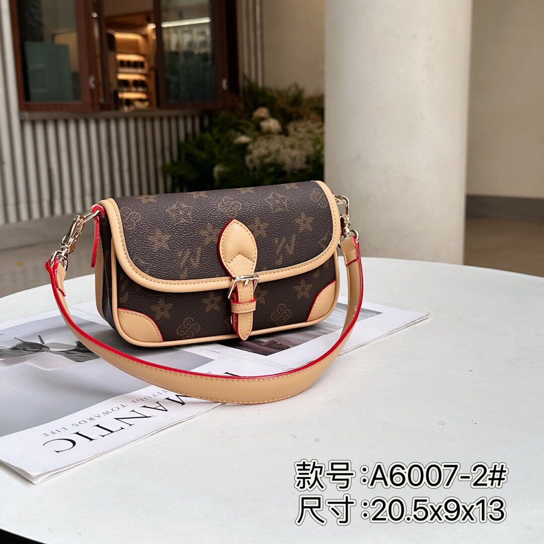 优草坊女包2025新款老花法棍包小众设计原创高级感轻奢时尚斜挎包