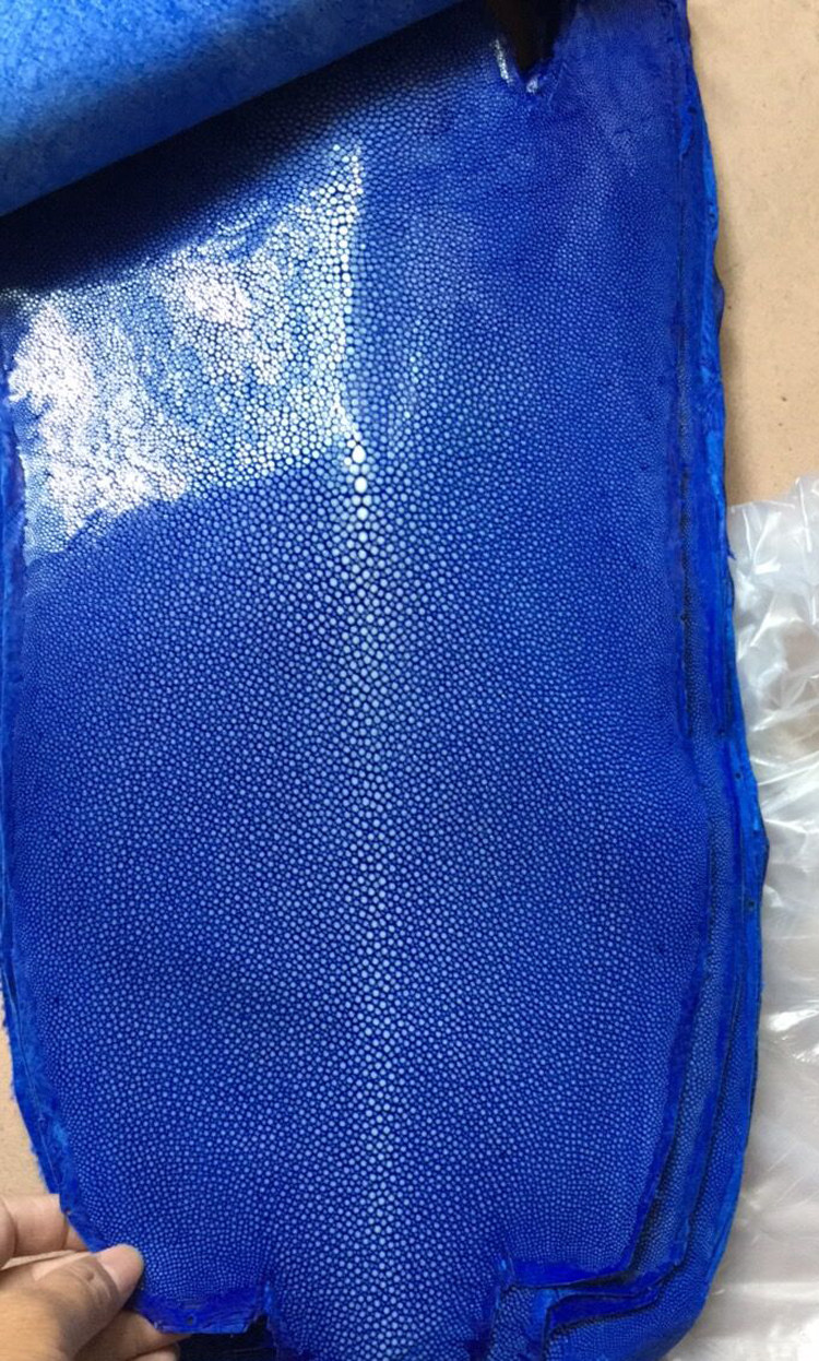 进口电光蓝色珍珠鱼皮软鱼皮面料真皮料钱包手包手工diy皮料